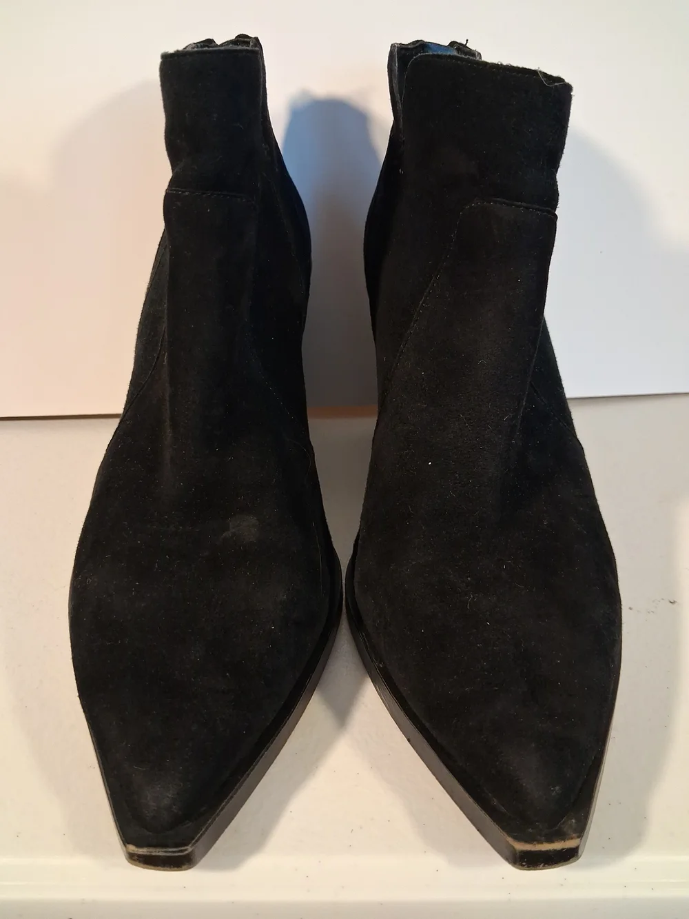 Vince CamutoWomens Shoes Black Suede Leather Pointed Toe Ankle Booties Size 8.5